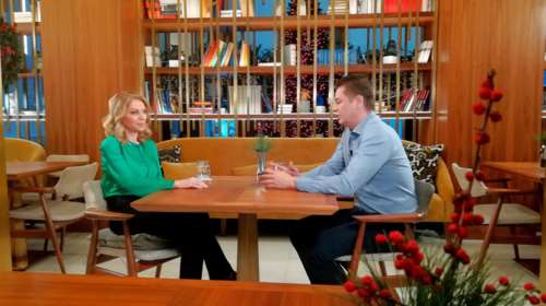 Έλλη Στάη: «Αν δεν ξεκλειδώσετε θα ουρλιάξω»