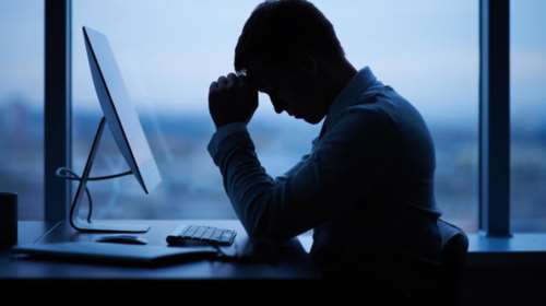 Deutsche Welle: Οι μισοί Έλληνες δουλεύουν απλήρωτοι και part time