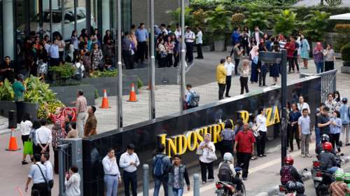 Tρόμος στη Τζακάρτα από τα 6,4 Ρίχτερ-εκκενώθηκαν κτίρια