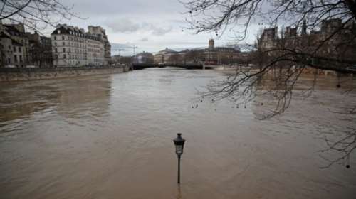 Το μουσείο του Λούβρου έκλεισε λόγω της στάθμης του Σηκουάνα