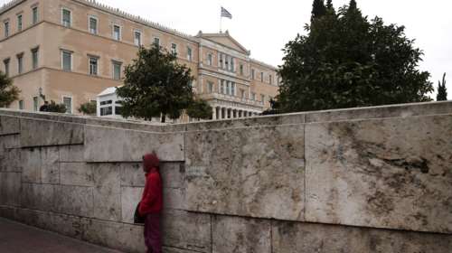 Υπερπλεόνασμα με «μαχαίρι» σε επενδύσεις και δαπάνες