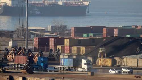 Κύκλωμα-μαμούθ με απίστευτα κέρδη θα έπνιγε την αγορά με ρούχα-μαϊμού