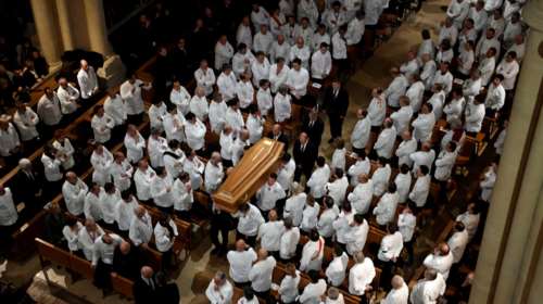 Εκατοντάδες λευκοφορεμένοι σεφ αποχαιρέτισαν τον «πάπα» τους, Πολ Μποκούζ