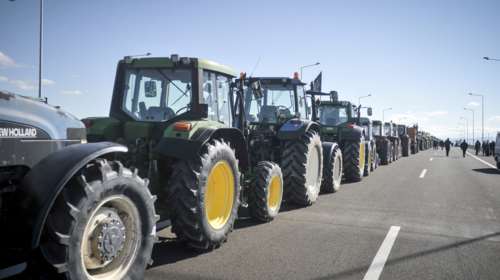 Παραταγμένα τα τρακτέρ σε Αιτωλοακαρνανία και Ηλεία