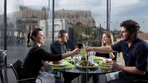Τσικνοπέμπτη στο εστιατόριο  του Μουσείου Ακρόπολης