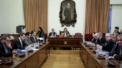 «Σφάχτηκαν με το γάντι» για τον Καμμένο στην επιτροπή Θεσμών της Βουλής