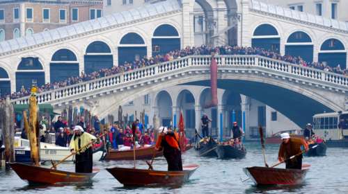 Βενετία: καρναβάλι για πάντα και χάος στις πλατείες