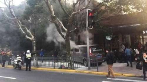 Βαν έπεσε σε πεζούς στη Σαγκάη - Δεκαοκτώ τραυματίες (φωτο &amp; βιντεο)