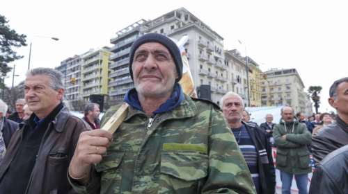 Με συνθήματα και τρακτέρ οι αγρότες στη Θεσσαλονίκη Εικόνες και Βίντεο