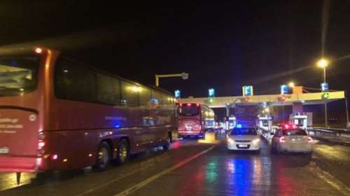 Εκατοντάδες λεωφορεία αναχώρησαν τα ξημερώματα για το Συλλαλητήριο