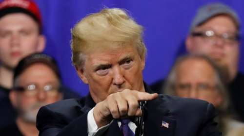 Ο Τραμπ κατηγορεί τους Δημοκοκρατικούς για προδοσία για απίστευτο λόγο!