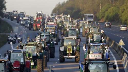 Αποχώρησαν από το μπλόκο του Πλατύκαμπου οι αγρότες