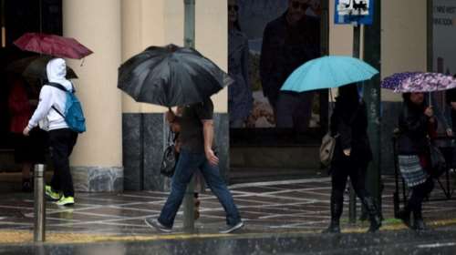 Συννεφιά και αφρικανική σκόνη - Που θα βρέξει