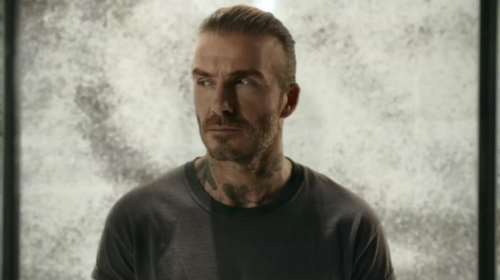 Ο Μπέκαμ σε κλουβί με 100.000 κουνούπια... για καλό σκοπό (βίντεο)