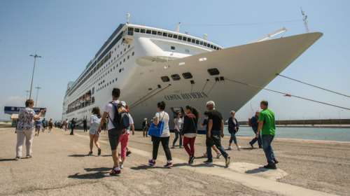 Le Figaro: Ελλάδα η χώρα με τουρισμό των τεσσάρων εποχών