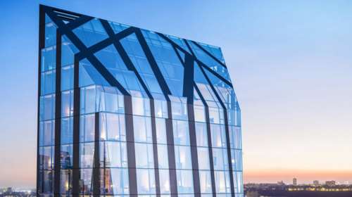 Ένας ουρανοξύστης σαν διαμάντι στον ουρανό της Νέας Υόρκης