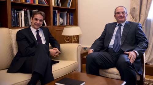 H διαγραφή Αντώναρου και ο &quot;εμφύλιος&quot; στην αυλή του Καραμανλή