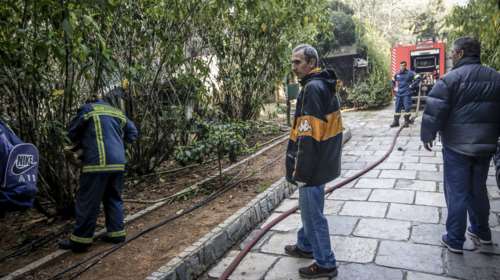 Τραγωδία στον Κολωνό: Νεκρός από φωτιά σε αποθήκη