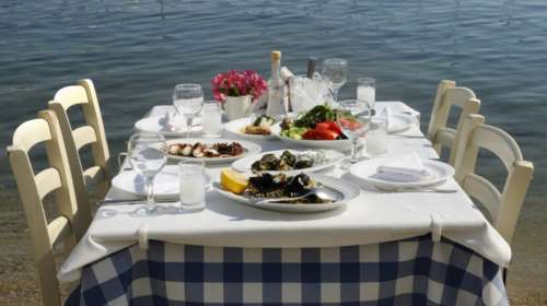 Πόσο θα πληρώσουμε φέτος το τραπέζι της Καθαράς Δευτέρας