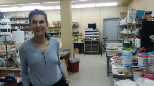 Η Μ. Τραυλού μας ανοίγει το ατελιέ το σπίτι και την καρδιά της- βίντεο
