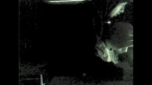 Φωτογραφίες-ντοκουμέντο από τους διαρρήκτες των θεάτρων