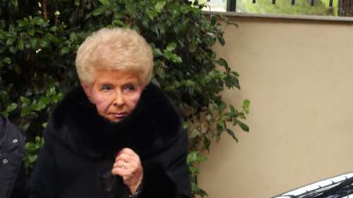 Συγκλονίζει η Βέφα: Ας ήμουν ζητιάνα κι ας είχα τα παιδιά μου