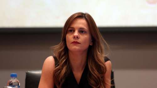 Αχτσιόγλου: «Δεν πρέπει να αποφασίζουν τεχνοκράτες στις διαπραγματεύσεις»