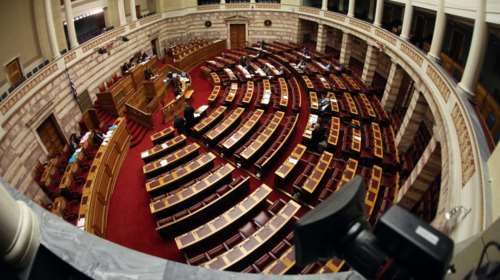 Έκτακτη διάσκεψη των προέδρων στη Βουλή για τη Novartis