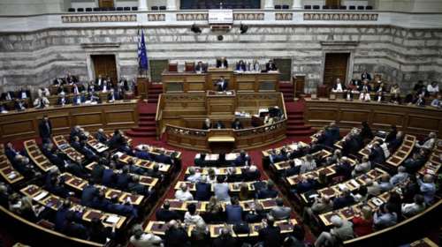 Η στρατηγική των κομμάτων για τη μεγάλη μάχη στη Βουλή