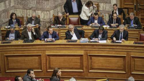 Αποκλίνουν Μαντάς - Παρασκευόπουλος για χειρισμούς στη Βουλή