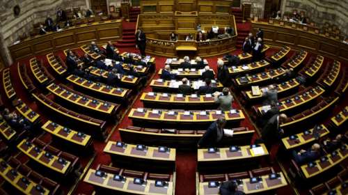 Απογοητευτική εικόνα στη Βουλή με μόλις 60 βουλευτές παρόντες