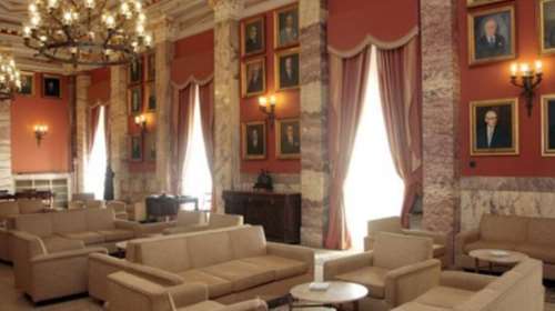 Επεισόδιο στο εντευκτήριο της Βουλής με αφορμή την ομιλία Σαμαρά