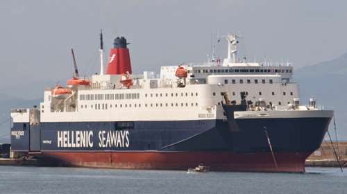 Επέστρεψε στον Πειραιά το «Νήσος Ρόδος» λόγω βλάβης
