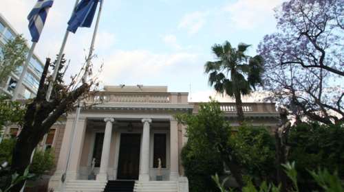 Μαξίμου: Ναπολέοντας ο Μητσοτάκης ή κομπάρσος του Σαμαρά;