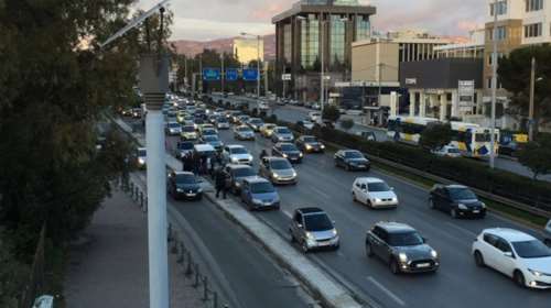Καραμπόλα πέντε αυτοκινήτων στην Λεωφόρο Κηφισίας