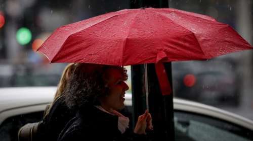 Με βροχές και ενίσχυση των ανέμων θα κυλήσει η Παρασκευή
