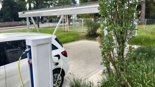 Ο πρώτος σταθμός ηλιακής φόρτισης ηλεκτροκίνητων οχημάτων στην Τήλο