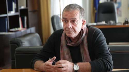 Παραμένει στο νοσοκομείο με υπερκόπωση ο Γιάννης Μουζάλας