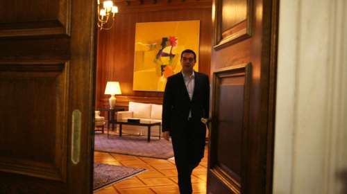 Στο μυαλό του Τσίπρα: Φεύγει ο Μουζάλας, σκέφτεται Δραγασάκη