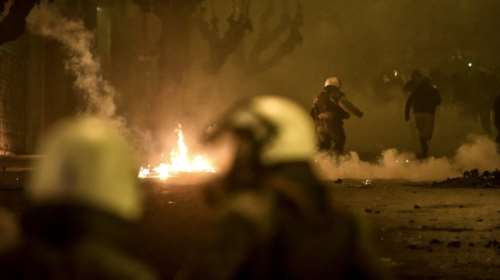 Ξανά στο στόχαστρο η διμοιρία των ΜΑΤ στην Τοσίτσα