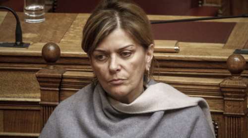 Διαθέσιμη η Αντωνοπούλου για να κερδίσει η κυβέρνηση τη μάχη της εργασίας