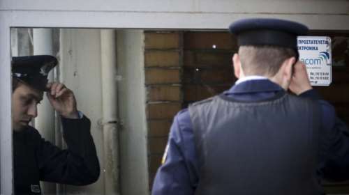 Ποιοι κρύβονται πίσω από την επίθεση στο ΑΤ Καισαριανής