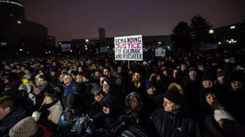 Χιλιάδες άνθρωποι διαδήλωσαν στη μνήμη του δημοσιογράφου που δολοφονήθηκε