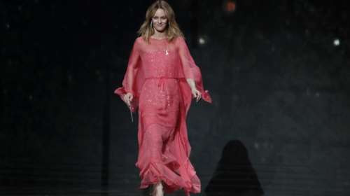 Η Βανέσα Παραντί στα Σεζάρ με μήνυμα κατά της σεξιστικής βίας