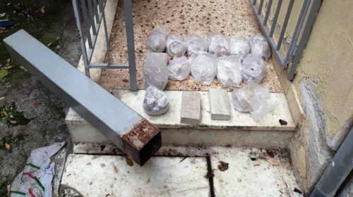 Χειροπέδες σε σπείρα διακίνησης κάνναβης και ηρωίνης