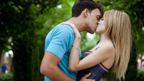 Η Γαλλία ορίζει ελάχιστη ηλικία για συναινετικό σεξ τα 15 έτη