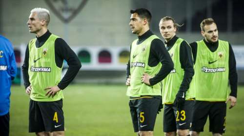 Έτοιμοι για την Τούμπα, Σιμόες και Χουλτ