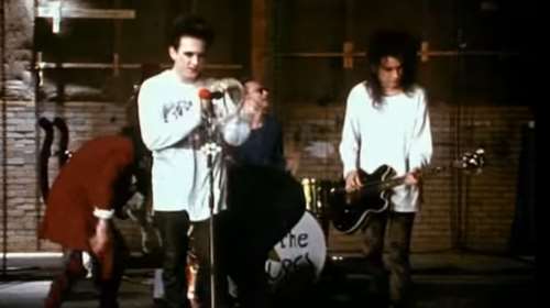 7 πράγματα που δεν γνωρίζατε για το "Friday I'm in Love"