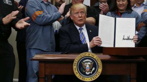 ΗΠΑ:Και με την προεδρική βούλα...δασμοί σε χάλυβα κι αλουμίνιο