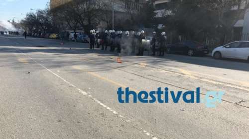 Θεσσαλονίκη: Επεισόδια ανάμεσα σε οπαδούς του ΠΑΟΚ και τα ΜΑΤ (βίντεο)